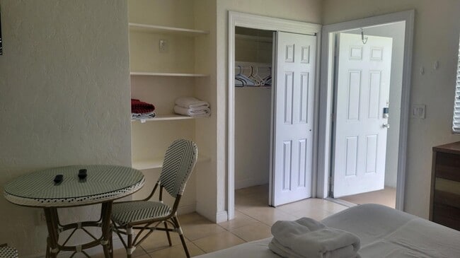 1601 S Federal Hwy, Unit 6 in Lake Worth Beach, FL - Foto de edificio - Building Photo