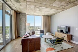 48 East Ave in Austin, TX - Building Photo