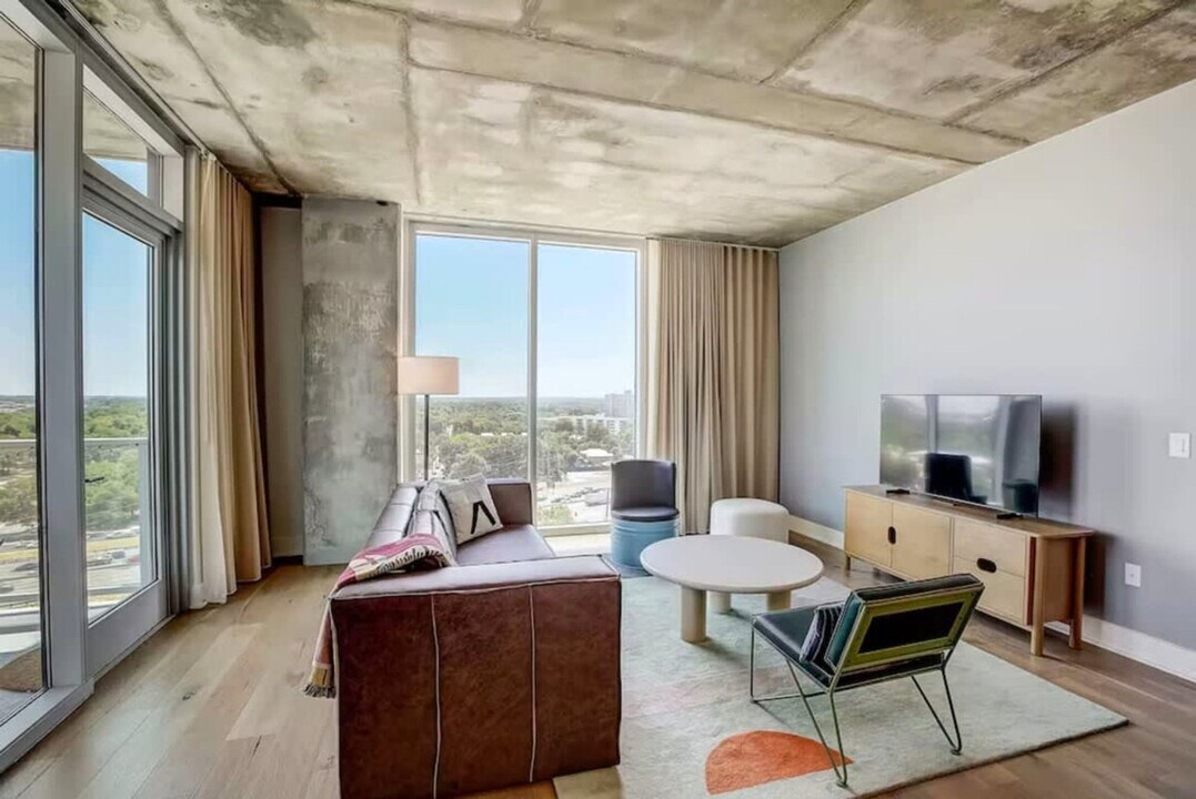 48 East Ave in Austin, TX - Foto de edificio