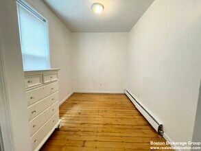 51 Delle Ave, Unit 2 in Boston, MA - Foto de edificio - Building Photo