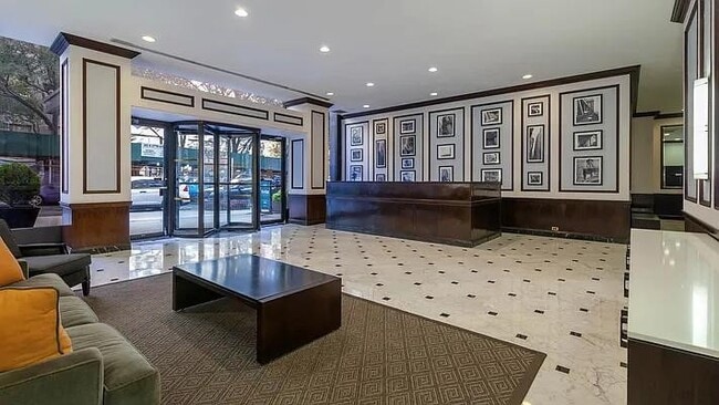 240 E 27th St in New York, NY - Building Photo - Building Photo