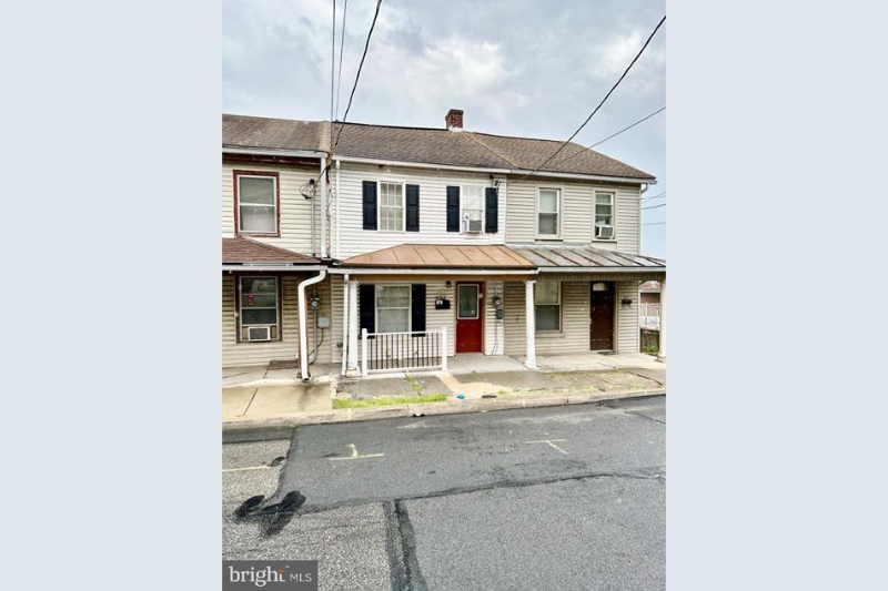 622 Maple St in Lebanon, PA - Building Photo