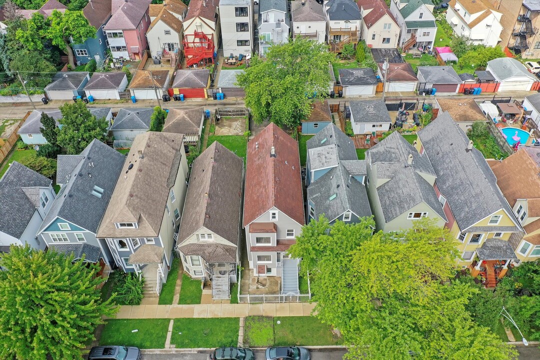 2724 N St Louis Ave in Chicago, IL - Building Photo