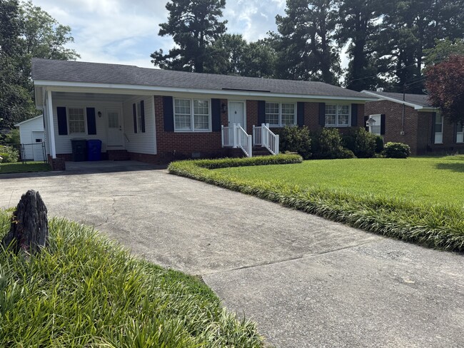 2804 Crockett Dr in Greenville, NC - Building Photo - Building Photo