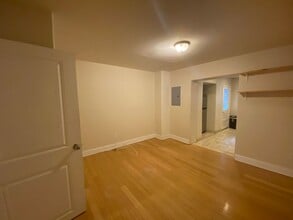 1338 Passyunk Ave in Philadelphia, PA - Building Photo - Building Photo