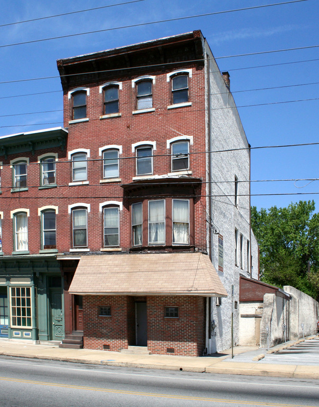 207-209 W Lancaster Ave