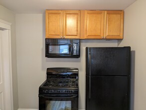 9 Courtland St, Unit #1 in Worcester, MA - Building Photo - Building Photo