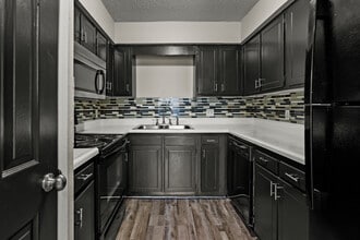 Amberwood Apartments in Fort Worth, TX - Building Photo - Interior Photo