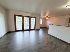 Courtyard Townhomes in Tomah, WI - Foto de edificio - Building Photo