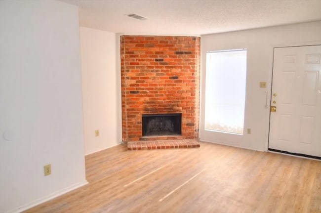 9423 Olde Towne Row in Dallas, TX - Foto de edificio - Building Photo