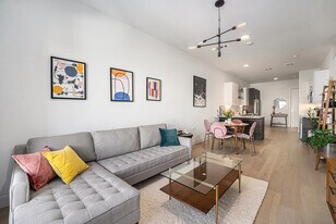 2550 Lawrence St, Unit 303 in Denver, CO - Building Photo