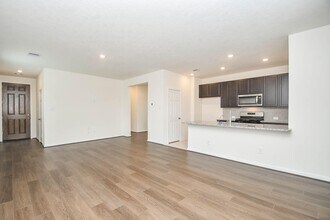 25230 Benroe St in Katy, TX - Building Photo - Building Photo