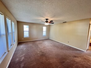 820 Hanford Dr in Deltona, FL - Building Photo - Building Photo