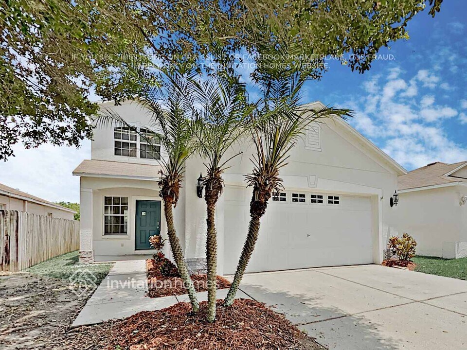 431 Maple Pointe Dr in Seffner, FL - Building Photo