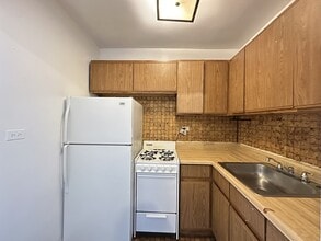 739 W Belmont, Unit 211 in Chicago, IL - Foto de edificio - Building Photo