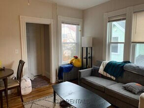 107 Chestnut St in Waltham, MA - Building Photo - Building Photo