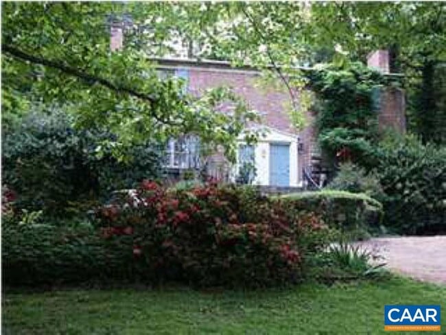 property at 1725 Yorktown Dr
