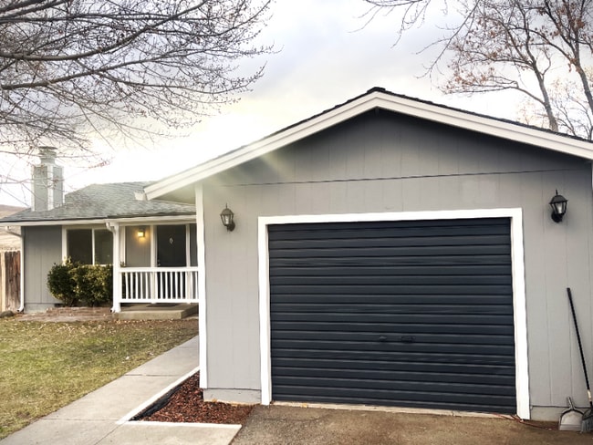 property at 100 Opalite Ct