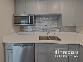 3937 Dartmouth Ave N in St. Petersburg, FL - Building Photo - Building Photo
