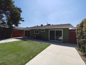 627 E Woodbury Rd in Altadena, CA - Building Photo - Building Photo