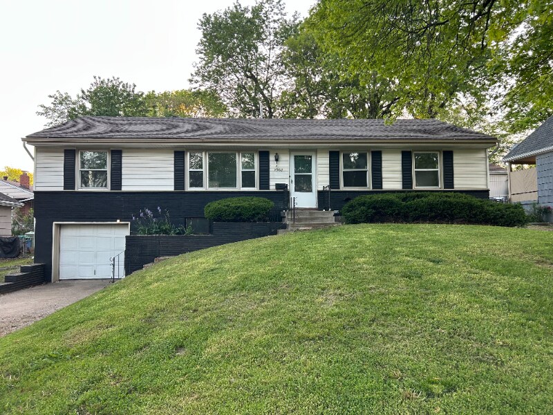 4908 N Cleveland Ave in Kansas City, MO - Building Photo