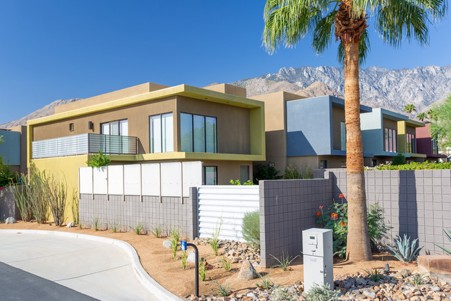 Zanjero Apartments in Palm Springs, CA - Building Photo - Building Photo