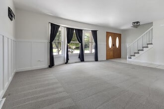 616 Blue Spruce Ln in Mundelein, IL - Building Photo - Building Photo