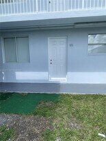 1255 W 49th Pl in Hialeah, FL - Building Photo