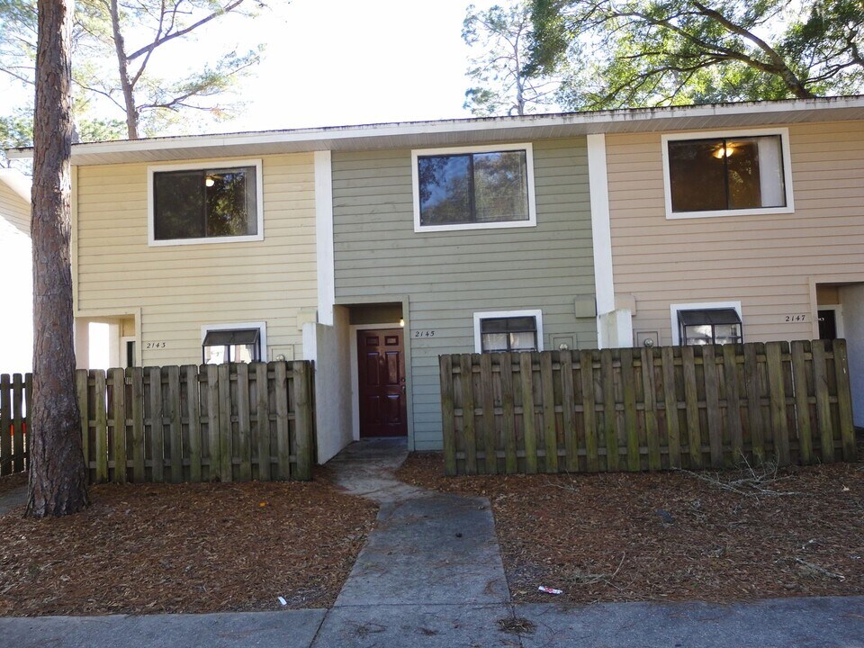 2145 SW 39th Way in Gainesville, FL - Building Photo