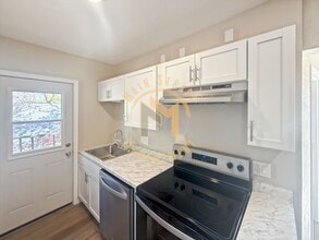 527 S Ashland Ave in Green Bay, WI - Building Photo - Building Photo