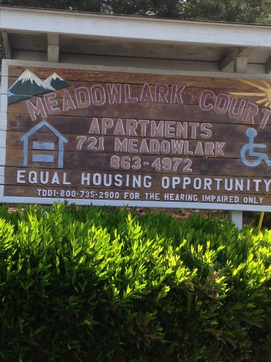 Meadowlark Court Apartments in Myrtle Creek, OR - Foto de edificio