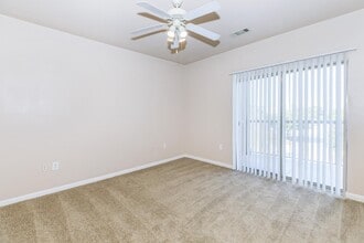 Palacio Del Sol I & II Senior Apartments in San Antonio, TX - Foto de edificio - Building Photo