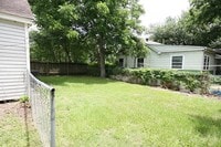 804 Graceland St photo'