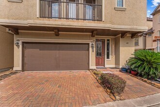 5502 Lunia Ln in Houston, TX - Foto de edificio - Building Photo