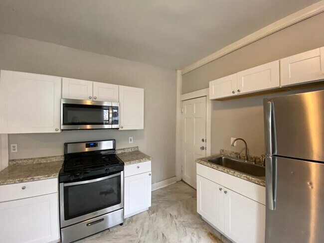 19 Irma St, Unit 3 in Boston, MA - Foto de edificio - Building Photo