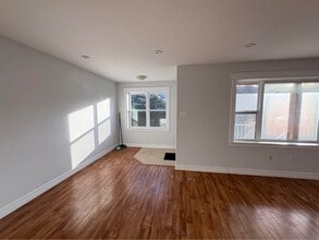 693 St Margarets Bay Rd in Halifax, NS - Building Photo - Building Photo