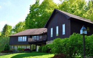 222 Hurley Rd in Salt Point, NY - Building Photo