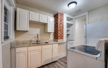 4842 Louisa Ter in Jacksonville, FL - Foto de edificio - Building Photo