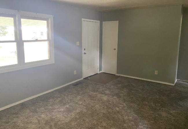 2013 Greendale Dr in Champaign, IL - Building Photo - Building Photo