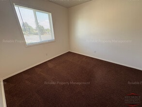230 W Anderson St, Unit 3 in Idaho Falls, ID - Foto de edificio - Building Photo