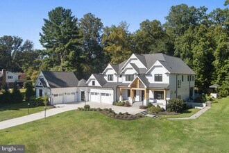 608 Walker Rd in Great Falls, VA - Building Photo - Building Photo