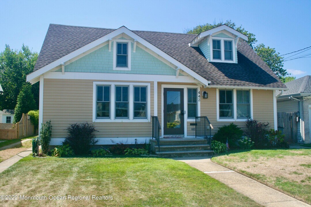 443 Euclid Ave in Manasquan, NJ - Foto de edificio