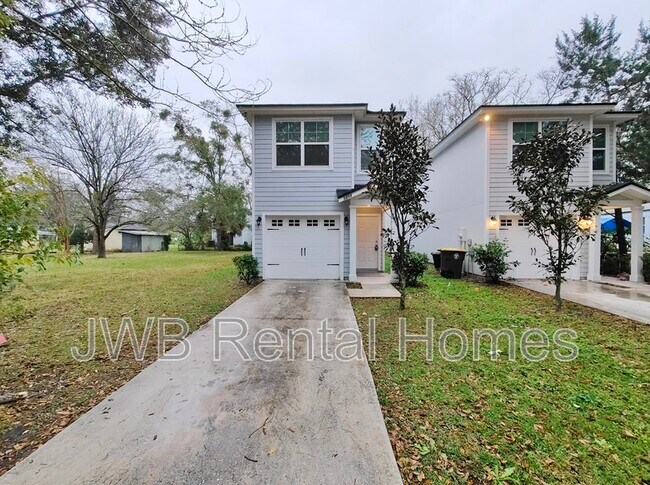 property at 1253 Pangola Dr