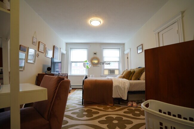property at 86 Brainerd Rd