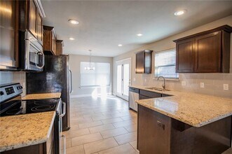 3214 SW Stonepoint Ave in Bentonville, AR - Building Photo - Building Photo