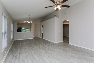 6609 Northhaven Ct in Riverview, FL - Building Photo - Building Photo