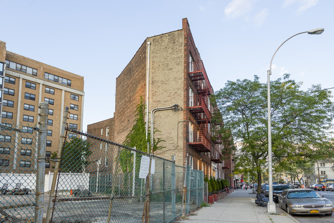 333 Neptune Ave in Brooklyn, NY - Building Photo - Building Photo