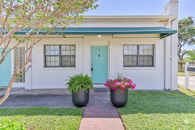 2201 48th St in Galveston, TX - Building Photo - Building Photo