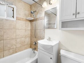 317 W Harrison St in Colorado Springs, CO - Foto de edificio - Building Photo