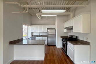 1139 Post Rd in Fairfield, CT - Building Photo - Building Photo